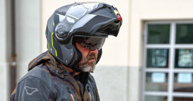 The benefits of using a helmet with an integrated sunshade visor