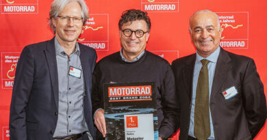 Marcus Schardt (Motor Presse) with Michael Müller & Salvatore Pennisi (Metzeler)