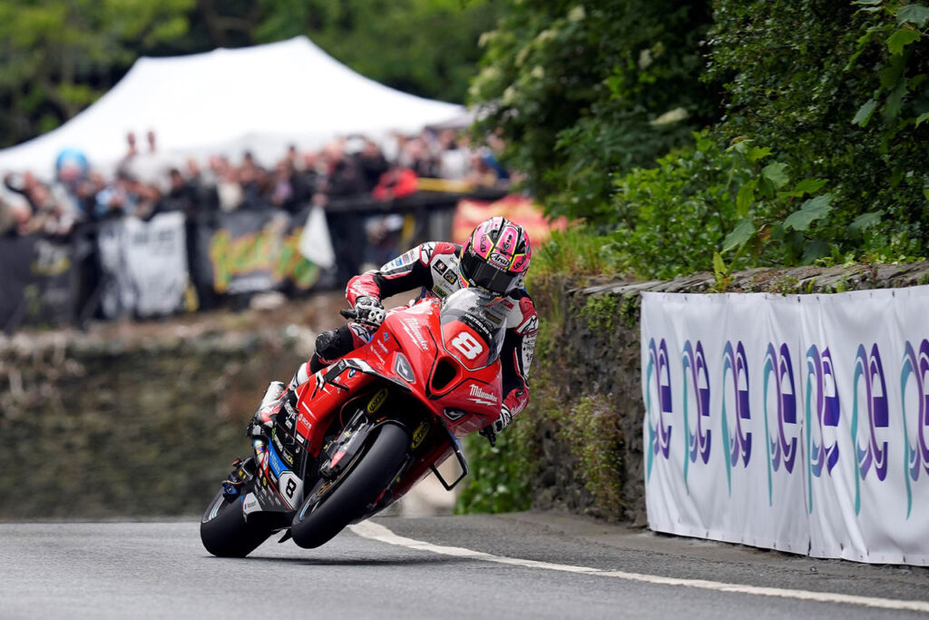 Metzeler wins the 2024 Senior TT with Davey Todd