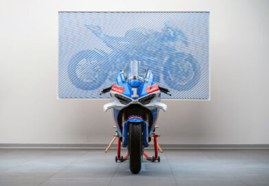 The Panigale V4 Tricolore Italia inspires a work of art by Italian artist Andrea Crespi