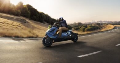 BMW Motorrad presents the new BMW CE 04
