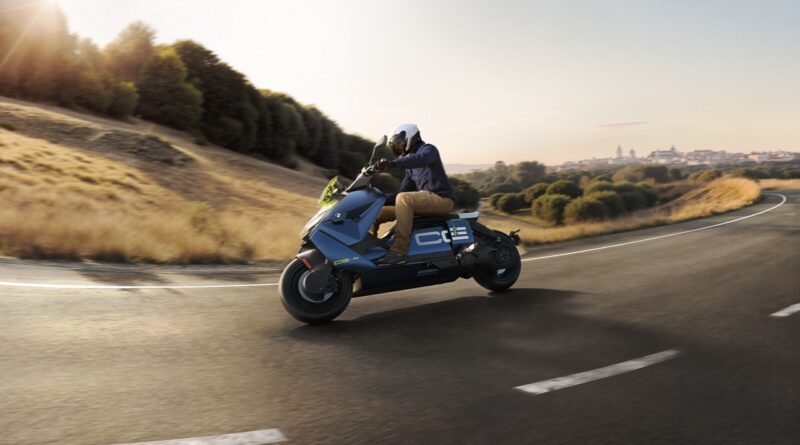 BMW Motorrad presents the new BMW CE 04