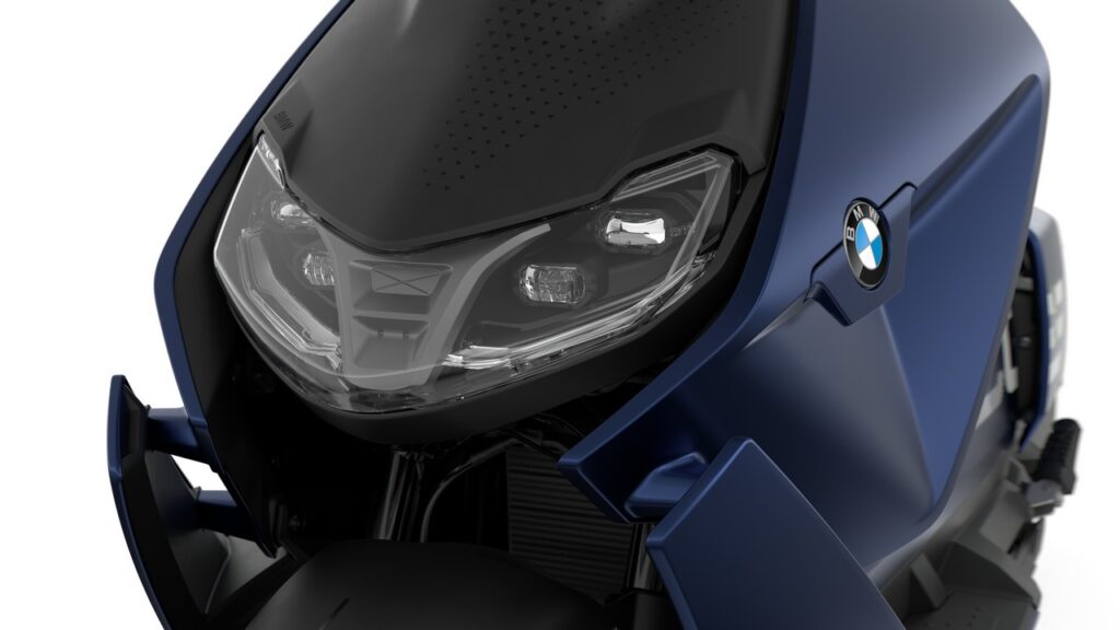 BMW Motorrad presents the new BMW CE 04
